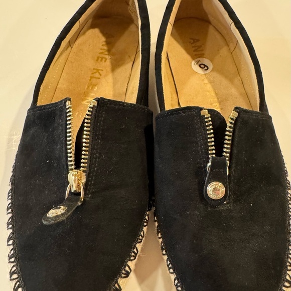 Anne Klein Black and Cream Flats - Picture 8 of 8